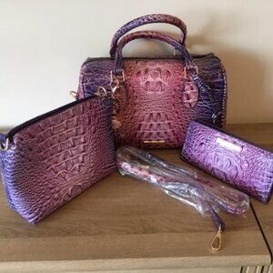 Elegant Purple Crocodile-Embossed Crossbody Bag